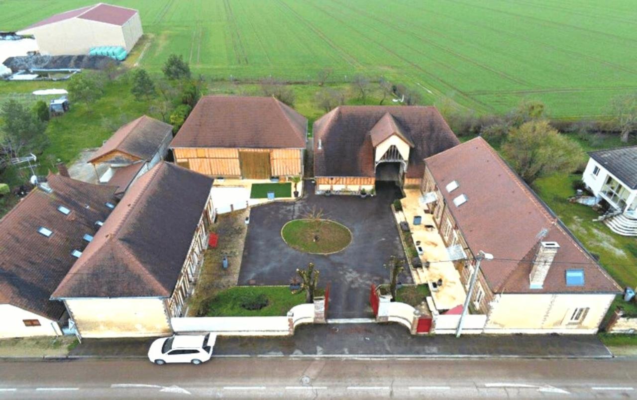 Appartement Prive Le Chardonnay, Jardin, Parking Buchères エクステリア 写真